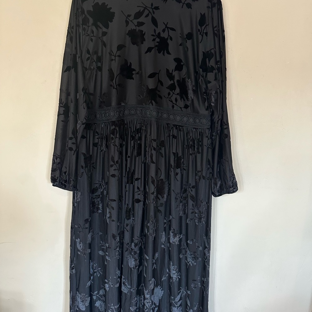 Polagram Black Sheer‎ Floral Dress - Picture 2 of 11